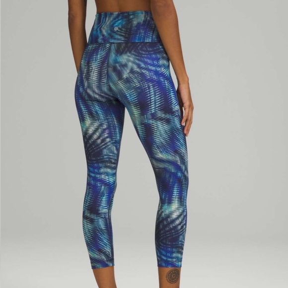 Lululemon Wunder Train High-Rise Crop 24" *Foil Shapeshifter Flux Blue Multi 16 - Picture 1 of 11